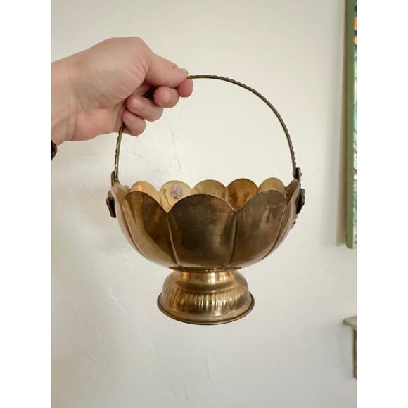 Vintage Brass Fruit Bowl medium gold decor maximalist bold  Victorian Bridgerton - Picture 5 of 5